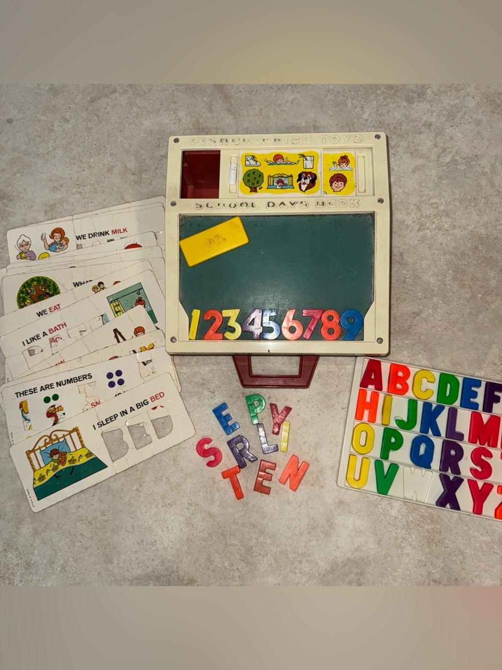 VTG 1972 Fisher Price School Days Portable Play Desk #176 w/Magnets & Cards